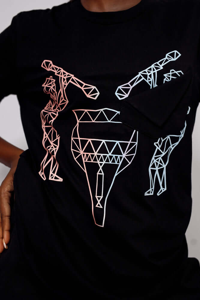 Geo Tee 2.0 in Black - Shirts & Tops