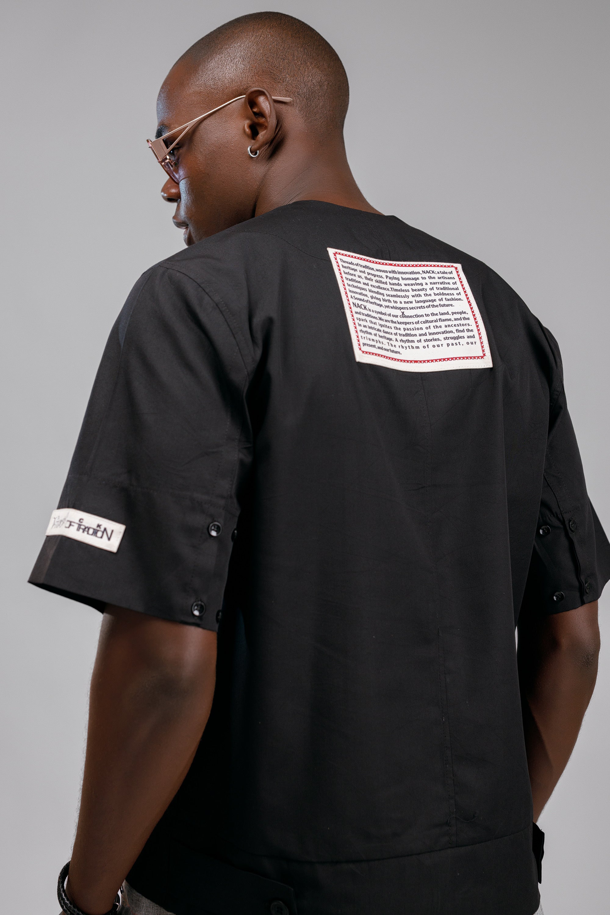 T.O.T SHIRT IN BLACK (THREADS OF TRADITION)