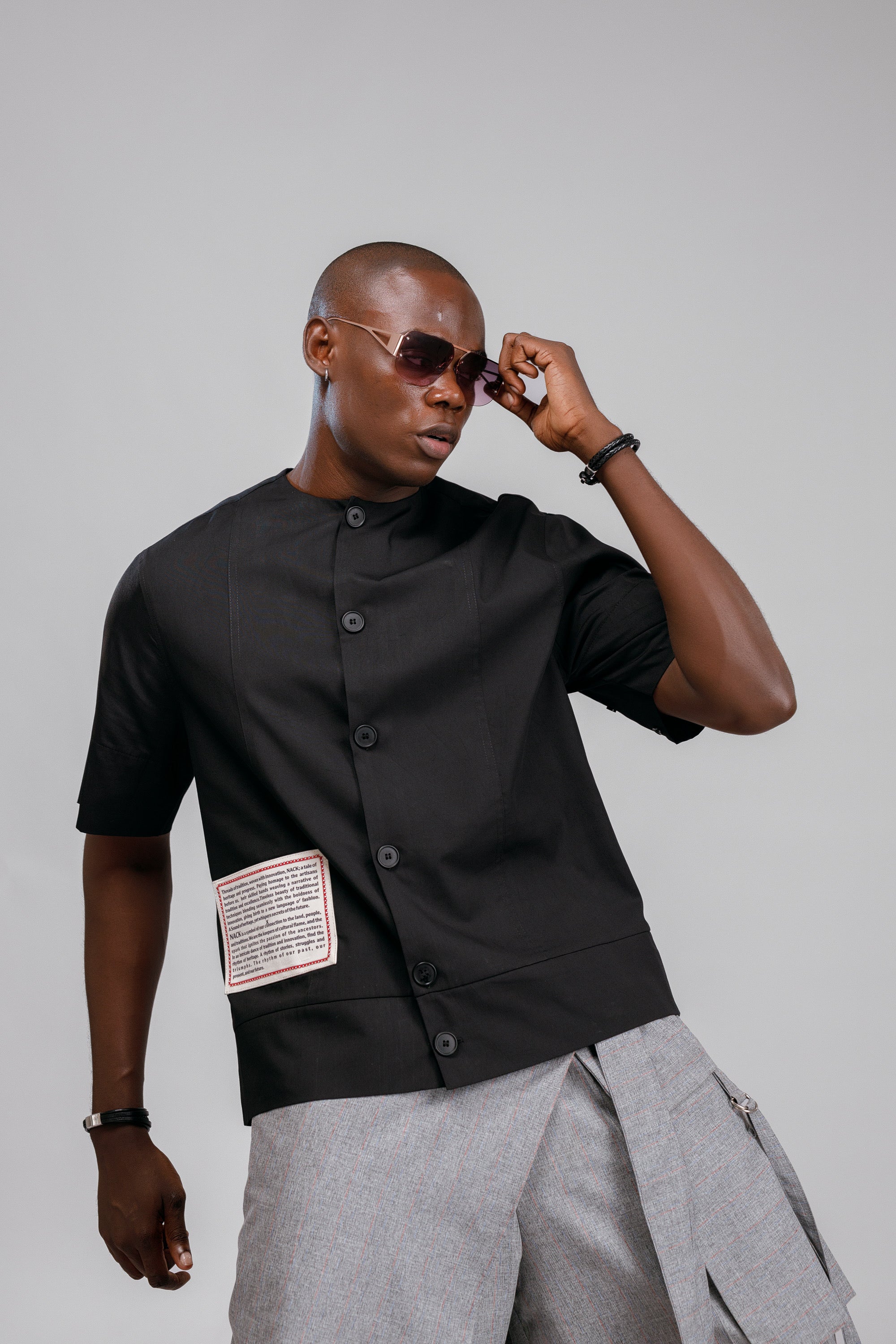T.O.T SHIRT IN BLACK (THREADS OF TRADITION)